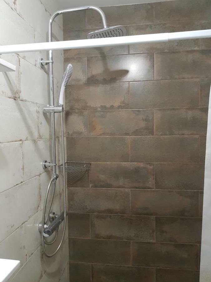 Silver Star Apartment 40M Uzhhorod Bagian luar foto