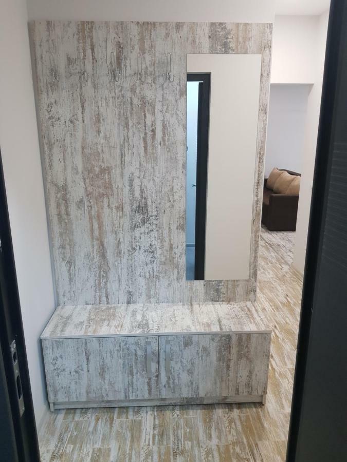 Silver Star Apartment 40M Uzhhorod Bagian luar foto