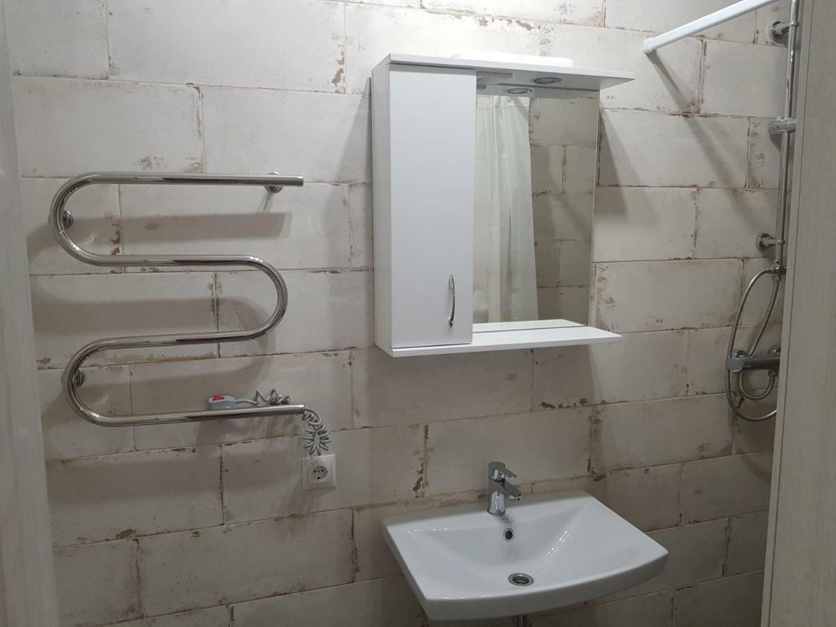 Silver Star Apartment 40M Uzhhorod Bagian luar foto